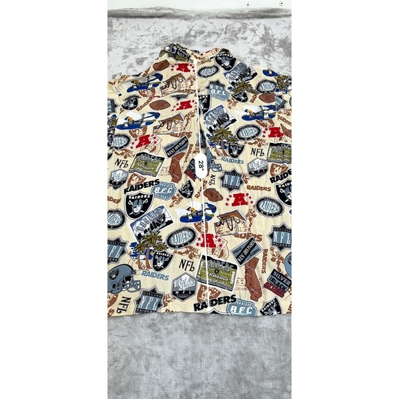 Raiders Oakland Shirt Men's Size Medium Vintage Hawaiian Style Button Up‎ EUC - Picture 7 of 7